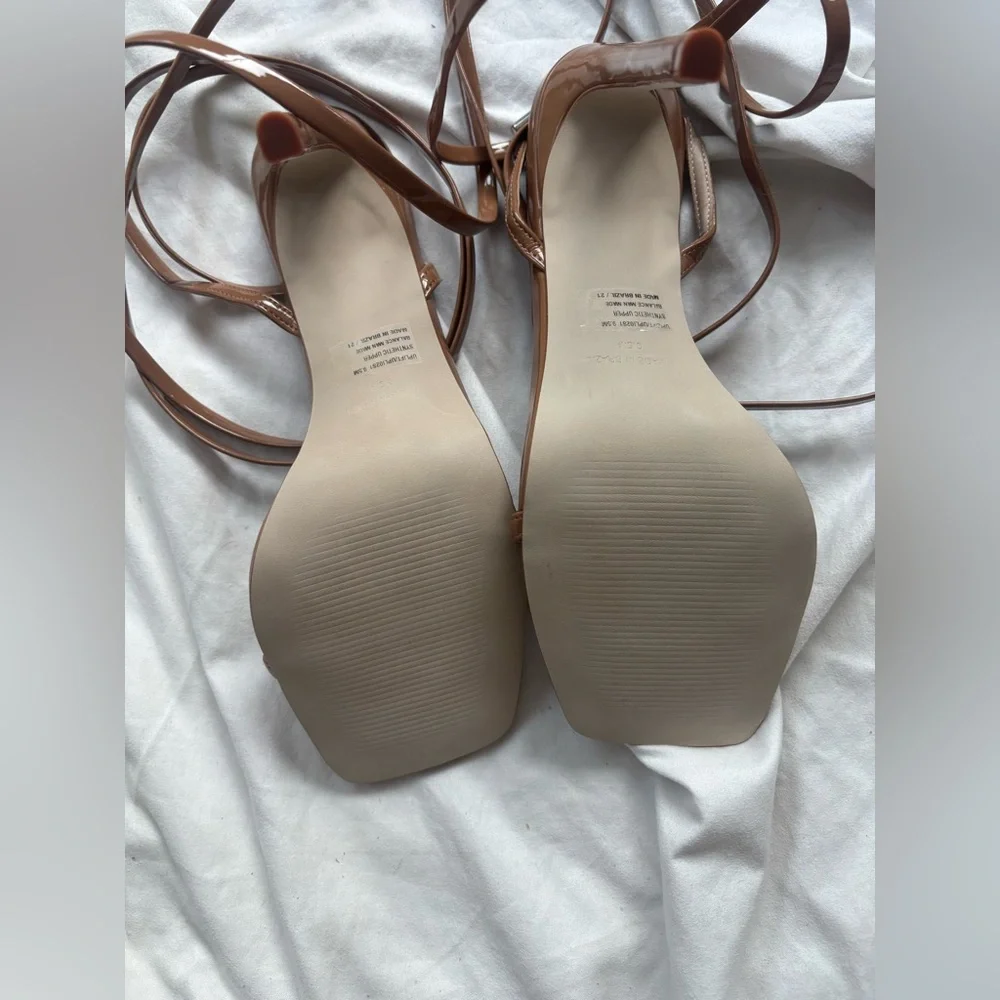 Steve Madden Tan Heeled Sandals with strappy design tie - Picture 4 of 6